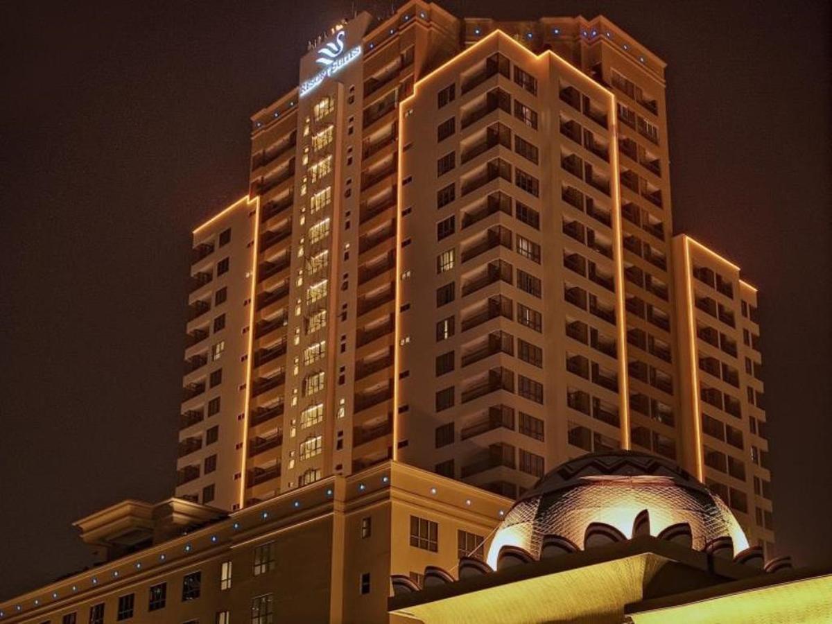 Millennium Suite At Pyramid Tower Петалинг Джая Екстериор снимка